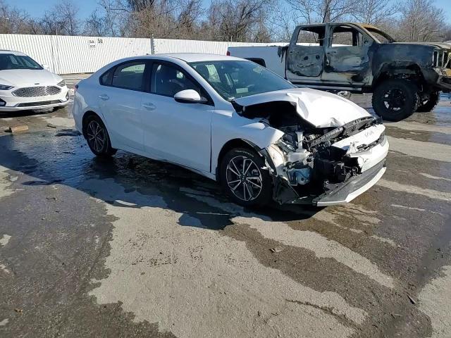 2023 Kia Forte - Image 11