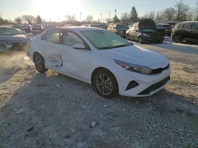 2023 Kia Forte - Image 11
