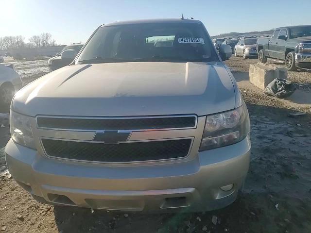 2013 Chevrolet Suburban - Image 12