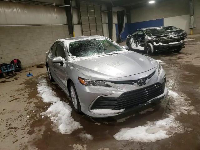 2022 Toyota Camry - Image 10