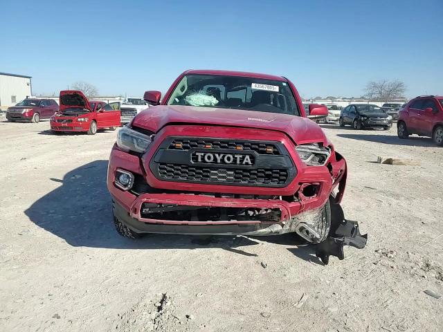 2019 Toyota Tacoma - Image 11