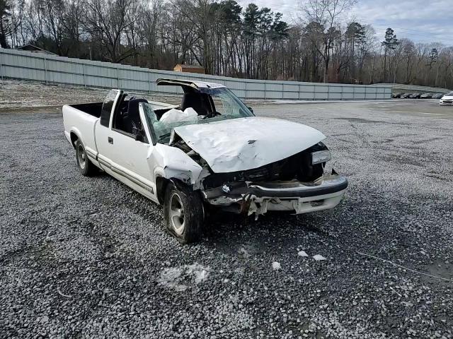 2000 Chevrolet S-10 Pickup - Image 10