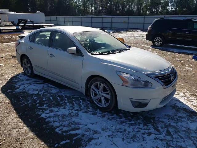 2015 Nissan Altima - Image 11
