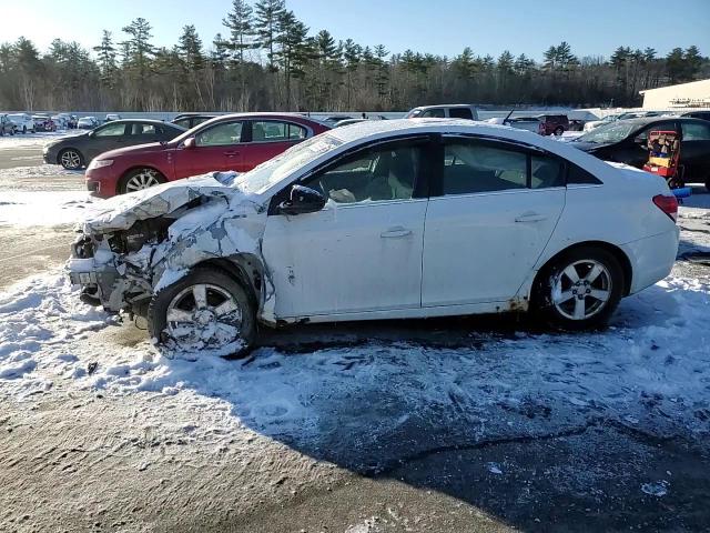2014 Chevrolet Cruze - Image 12