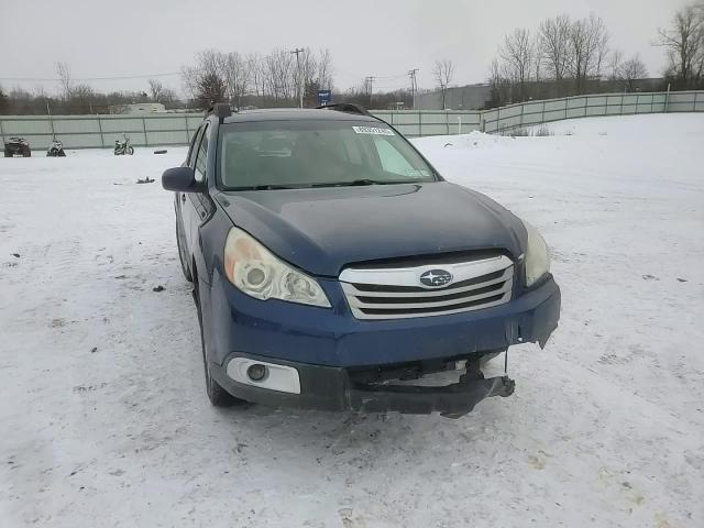 2010 Subaru Outback - Image 12