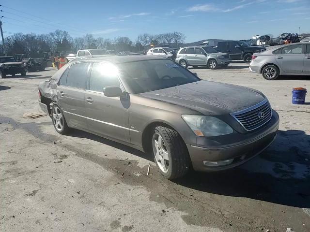 2005 Lexus LS - Image 11