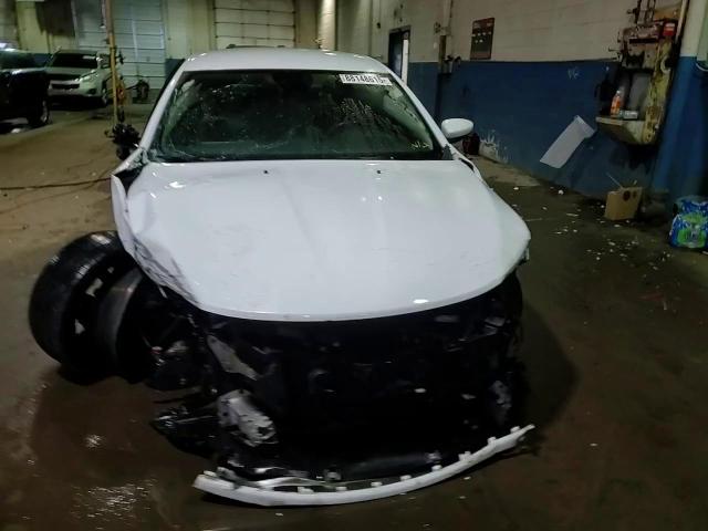 2016 Chrysler 200 - Image 14