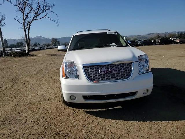 2008 GMC Yukon - Image 12