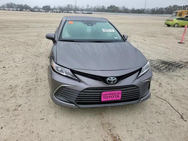 2023 Toyota Camry - Image 10