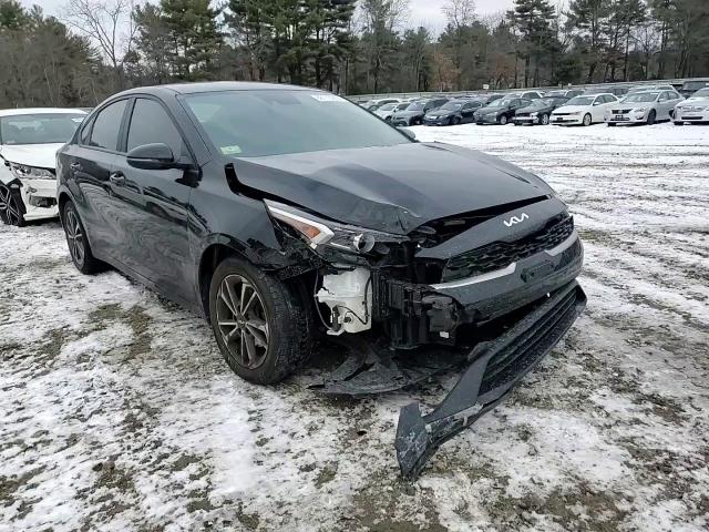 2023 Kia Forte - Image 11
