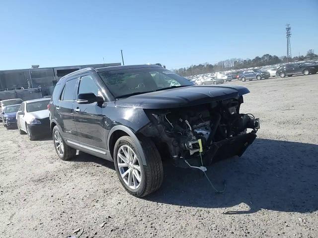 2016 Ford Explorer - Image 11
