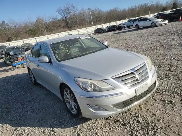 2014 Hyundai Genesis - Image 11