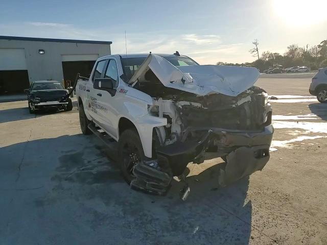 2020 Chevrolet Silverado - Image 13