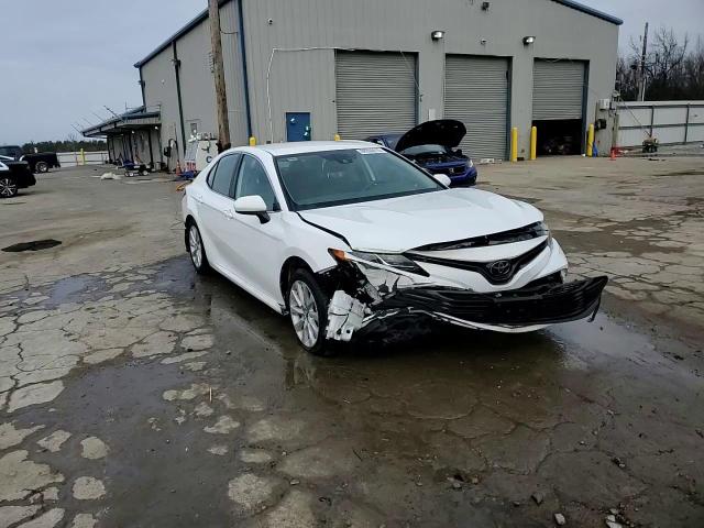 2019 Toyota Camry - Image 13