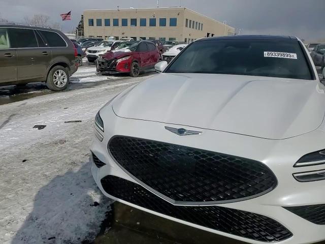 2022 Genesis G70 - Image 13
