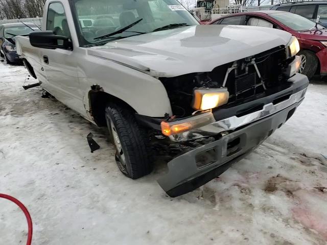 2005 Chevrolet Silverado - Image 13