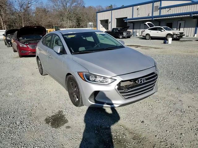 2017 Hyundai Elantra - Image 11
