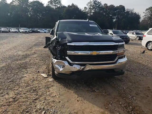 2018 Chevrolet Silverado - Image 11