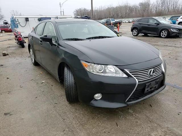 2015 Lexus ES - Image 13