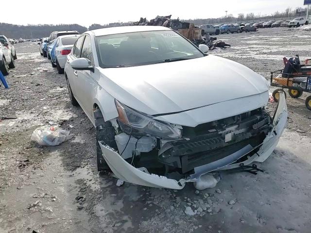 2019 Nissan Altima - Image 11