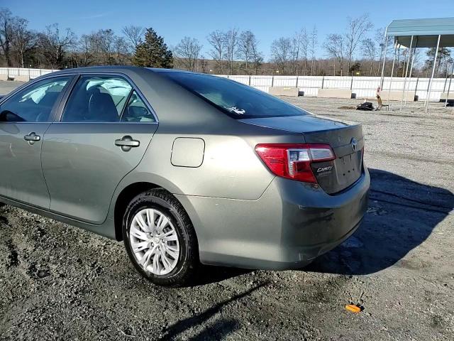 2014 Toyota Camry - Image 14