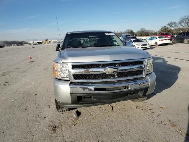 2010 Chevrolet Silverado - Image 11