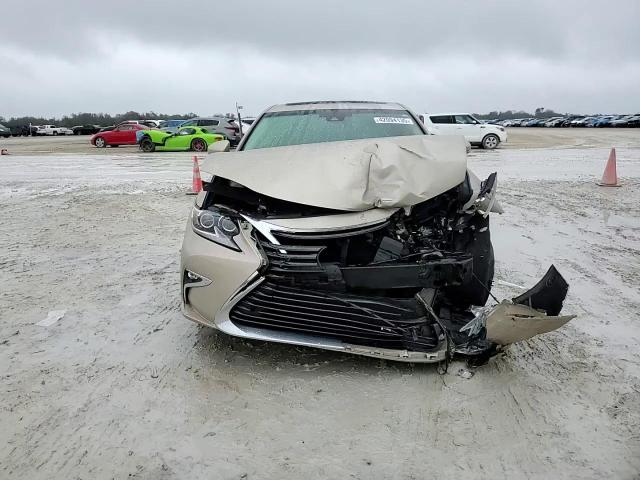 2018 Lexus ES - Image 11