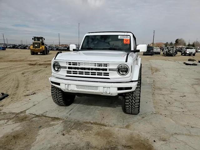 2021 Ford Bronco - Image 11