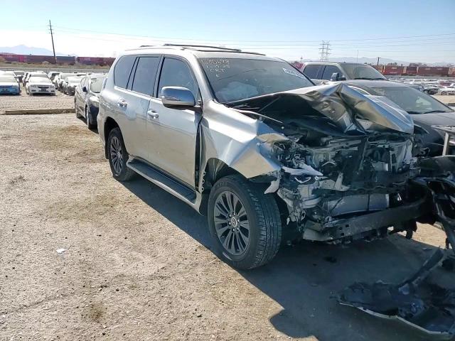 2023 Lexus GX - Image 12