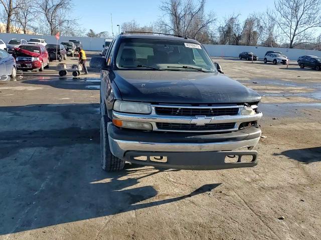 2003 Chevrolet Suburban - Image 11