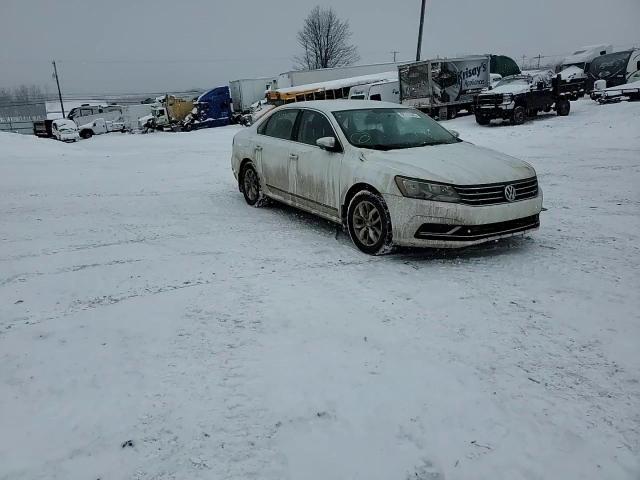 2016 Volkswagen Passat - Image 11