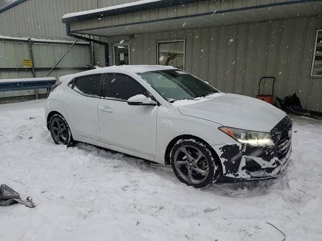 2019 Hyundai Veloster - Image 13