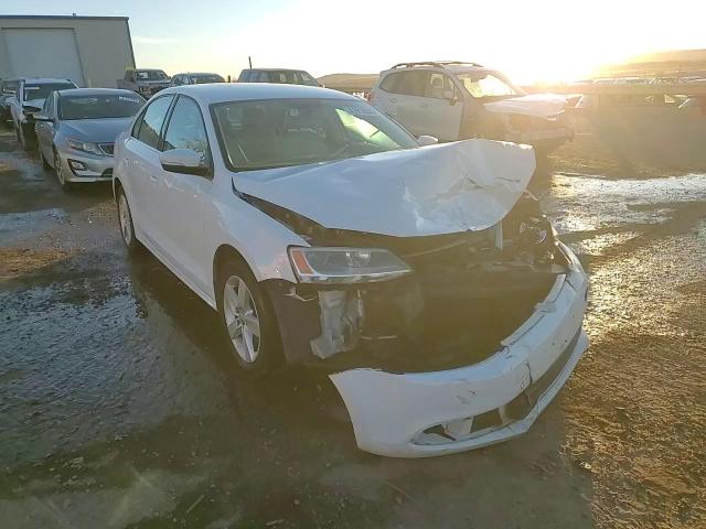 2014 Volkswagen Jetta - Image 13