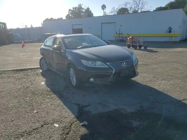 2013 Lexus ES - Image 11