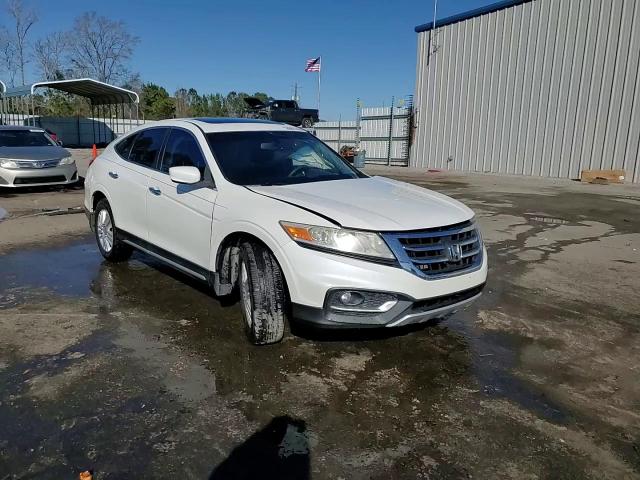 2013 Honda Crosstour - Image 14