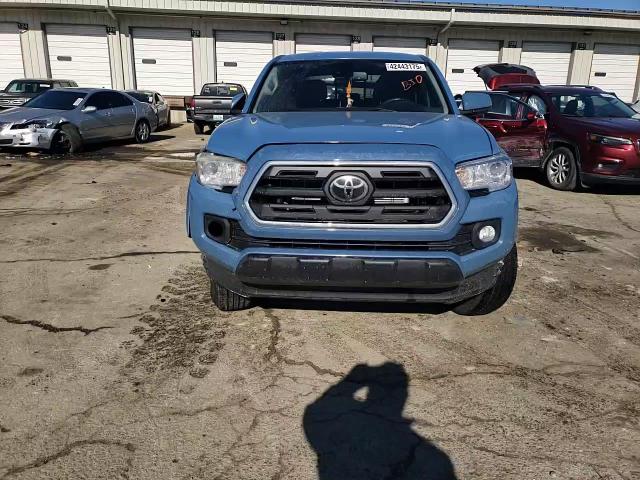 2019 Toyota Tacoma - Image 11