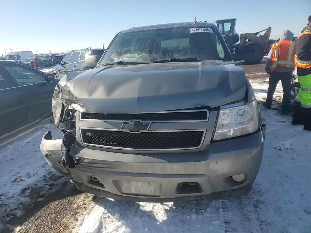 2008 Chevrolet Suburban - Image 11