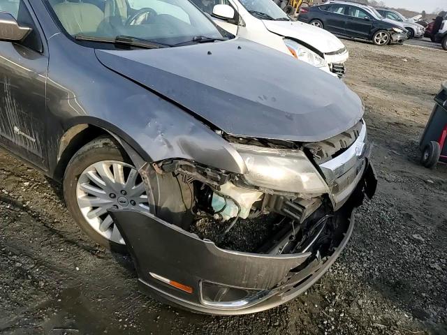 2010 Ford Fusion - Image 11