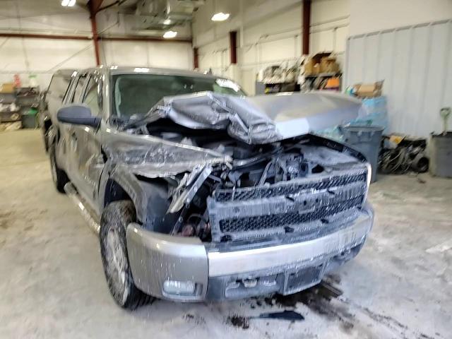 2008 Chevrolet Silverado - Image 11