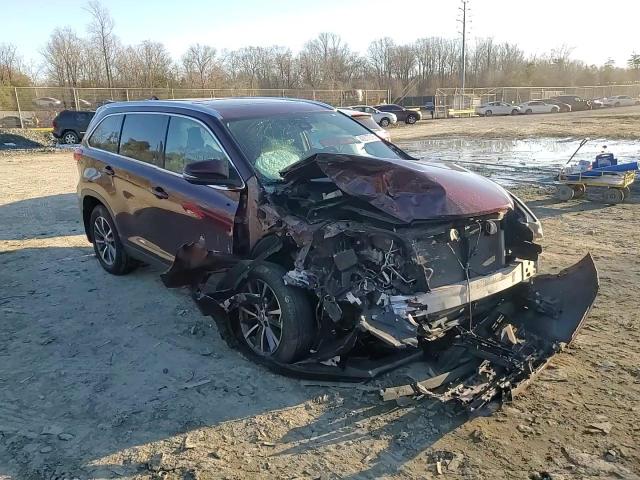 2019 Toyota Highlander - Image 12