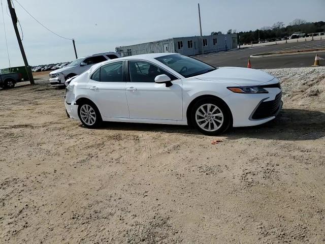 2023 Toyota Camry - Image 11