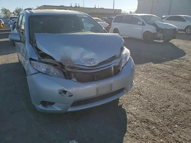 2015 Toyota Sienna - Image 12