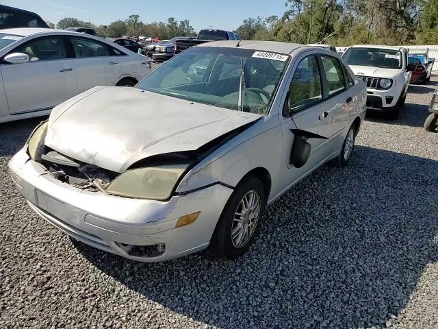 2005 Ford Focus - Image 10