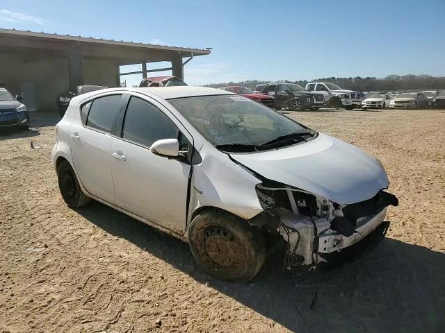 2012 Toyota Prius - Image 14