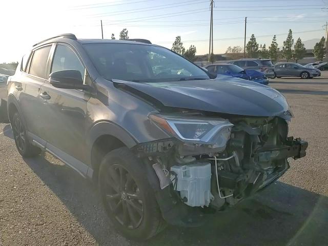 2018 Toyota RAV 4 - Image 10