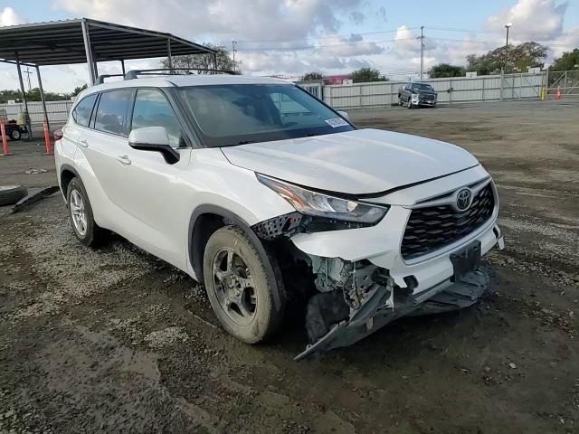 2020 Toyota Highlander - Image 12