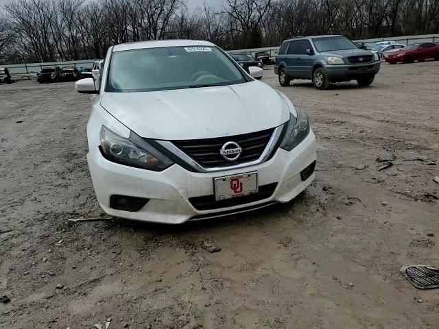 2016 Nissan Altima - Image 11