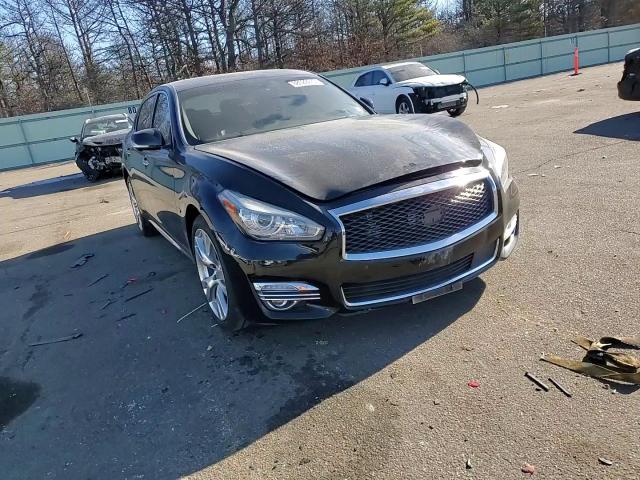 2016 Infiniti Q70 - Image 11