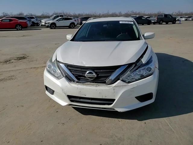 2016 Nissan Altima - Image 10