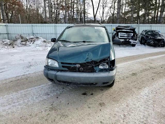 1998 Toyota Sienna - Image 12
